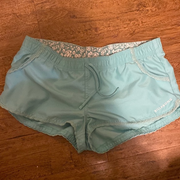 Billabong Teal Board Shorts - Picture 1 of 9